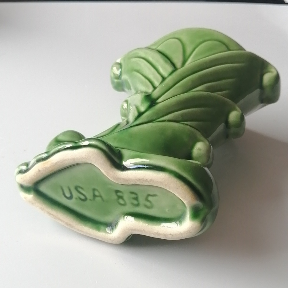Vintage Shawnee Cornucopia Green Ceramic Decorative Small Vase - Picture 5 of 10